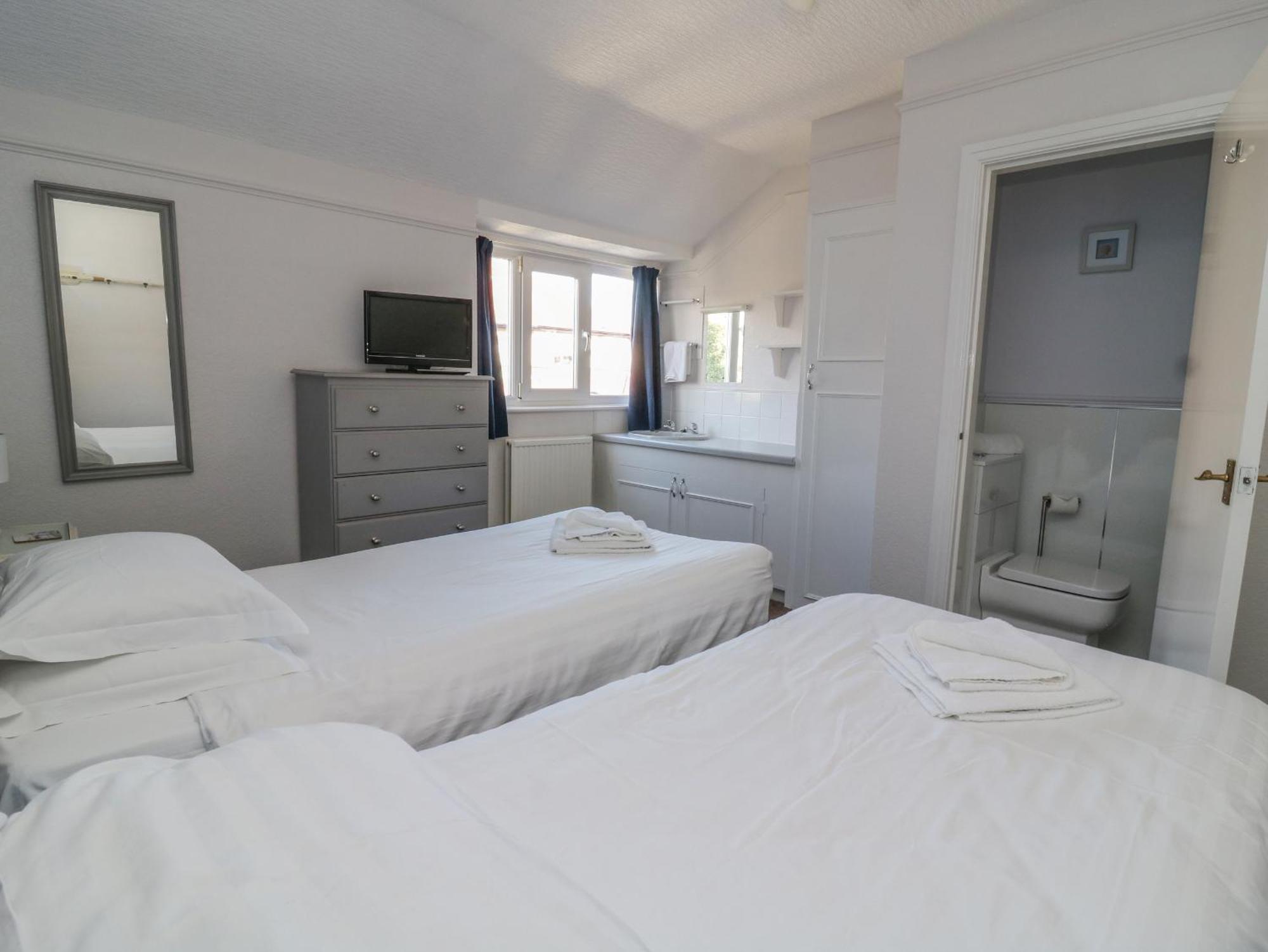 North Beach Lodge Скарборо Экстерьер фото